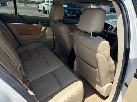 2012 Lincoln MKS