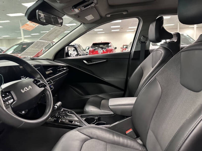 2023 Kia Niro EX Touring