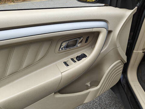 2018 Ford Taurus SEL