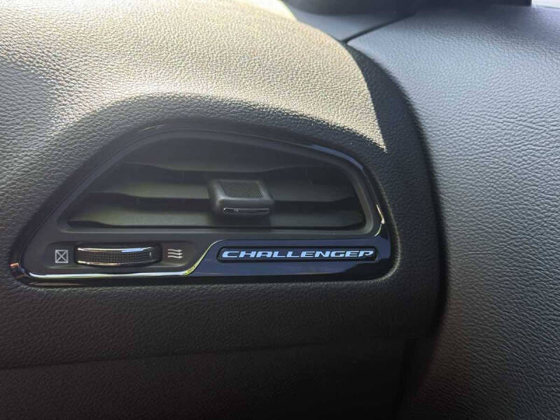 2019 Dodge Challenger SXT