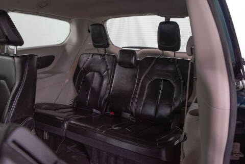 2024 Chrysler Pacifica Plug-In Hybrid Select