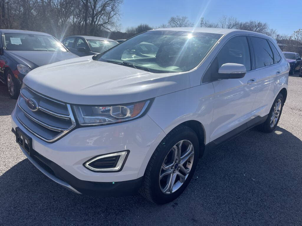 Off white 2016 Ford Edge Titanium AWD Titanium 4dr Crossover 2