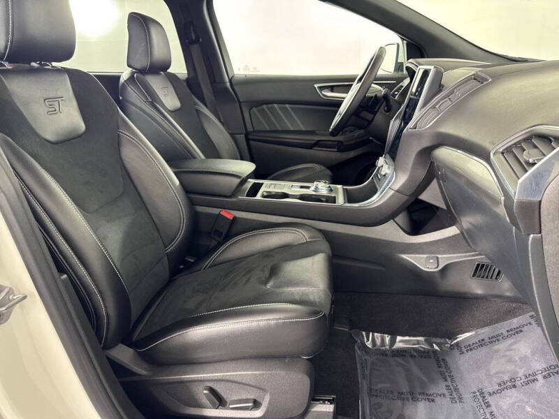 2022 Ford Edge ST