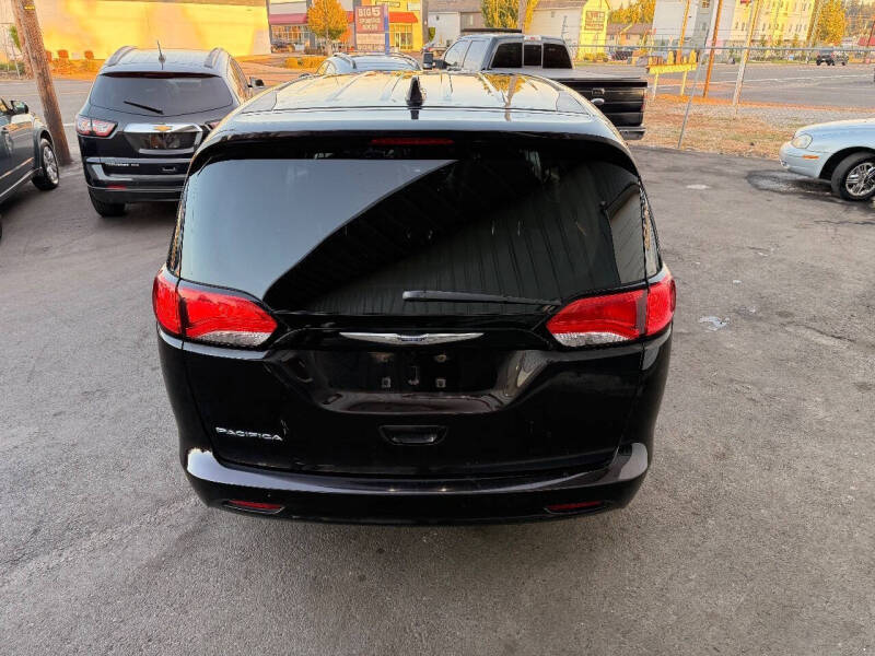 2017 Chrysler Pacifica Touring