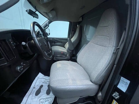 2023 GMC Savana 2500