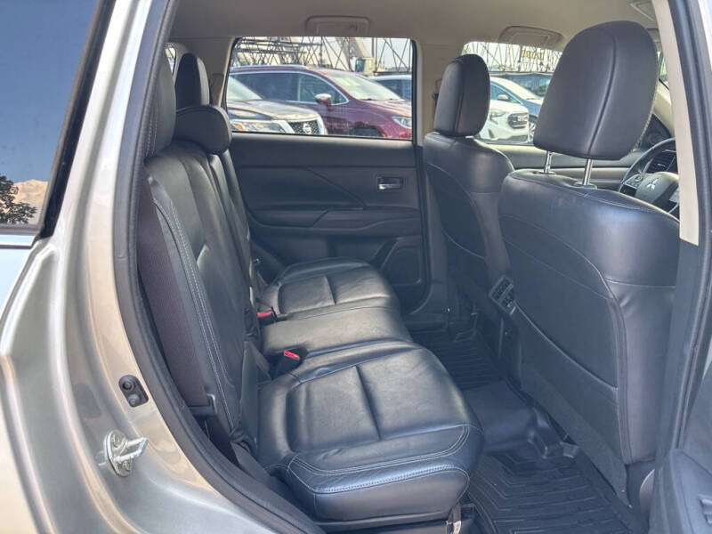 2019 Mitsubishi Outlander SE