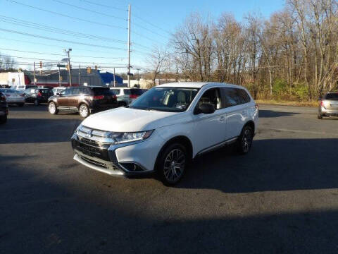 2017 Mitsubishi Outlander ES