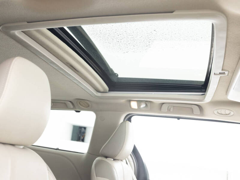 2014 Toyota Sienna Limited 7-Passenger