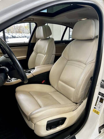 2015 BMW 5 Series 528i