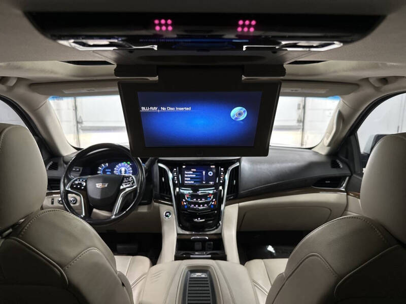 2018 Cadillac Escalade Luxury