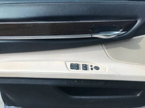 2011 BMW 7 Series 750Li xDrive