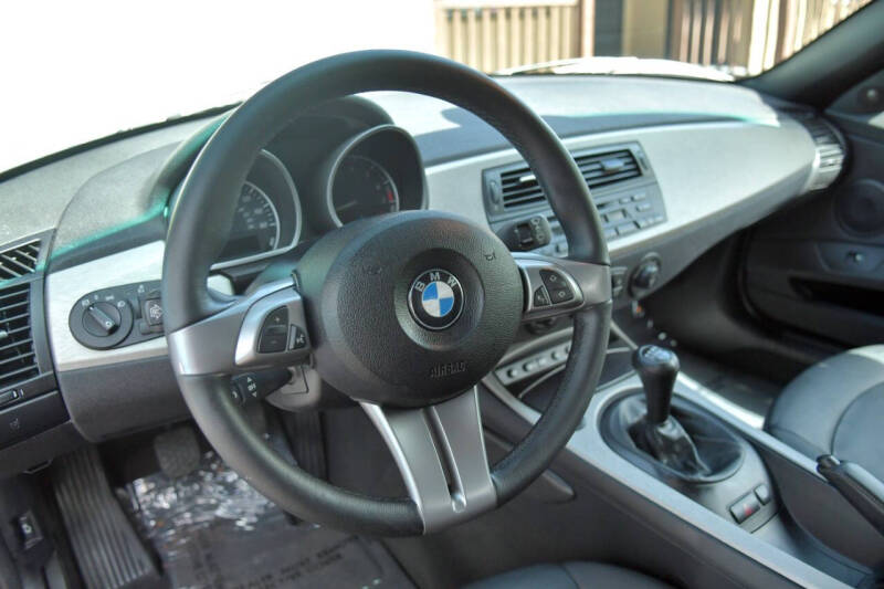 2005 BMW Z4 2.5i