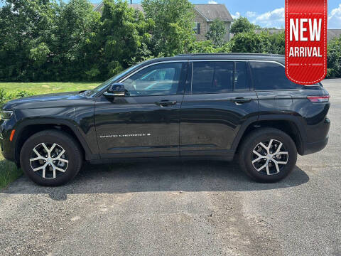 2024 Jeep Grand Cherokee for sale at Auto Center of Columbus in Columbus OH