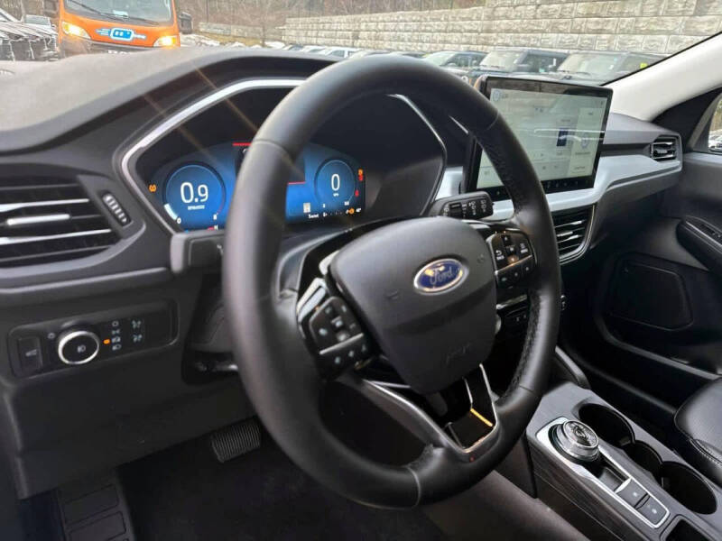 2025 Ford Escape Platinum