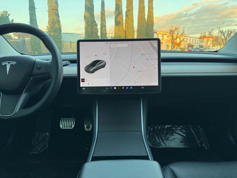 2019 Tesla Model 3 Mid Range