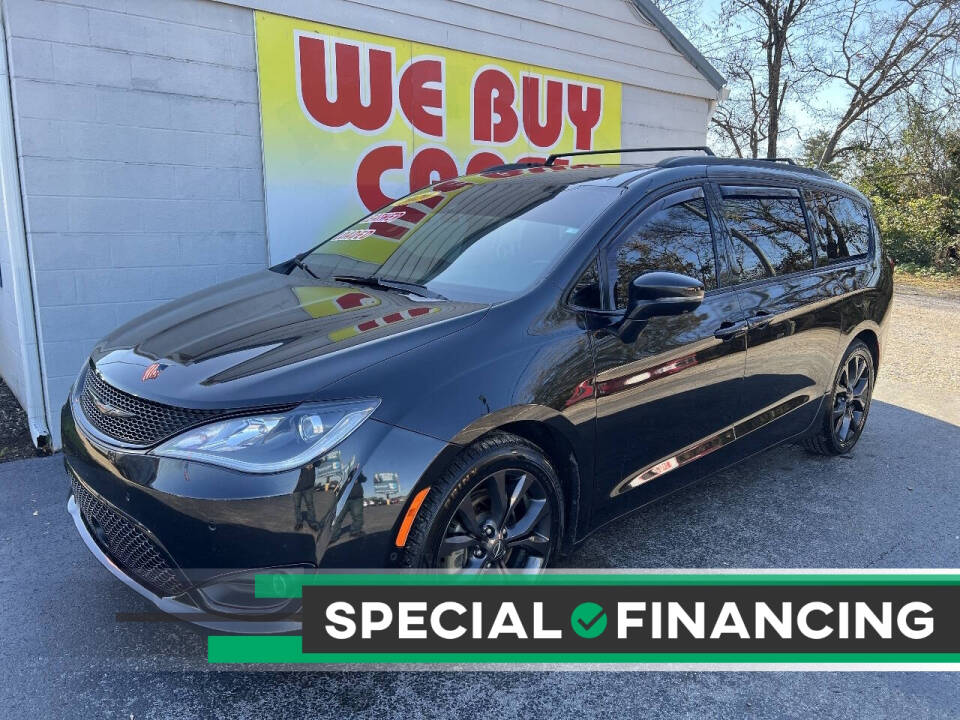 2020 Chrysler Pacifica Limited's photo