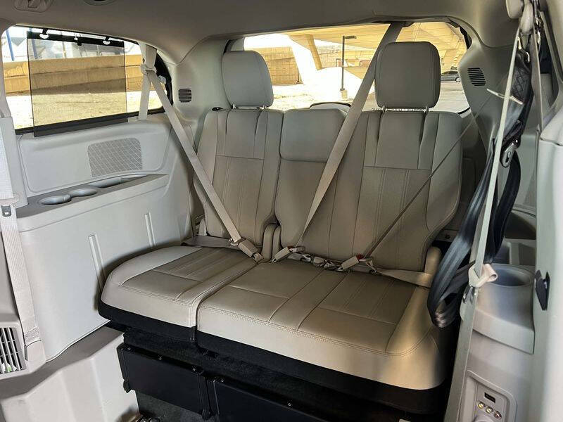 2016 Chrysler Town and Country Touring-L