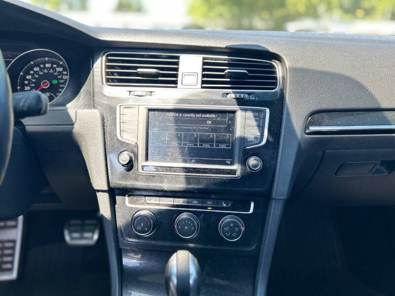 2017 Volkswagen Golf GTI SE