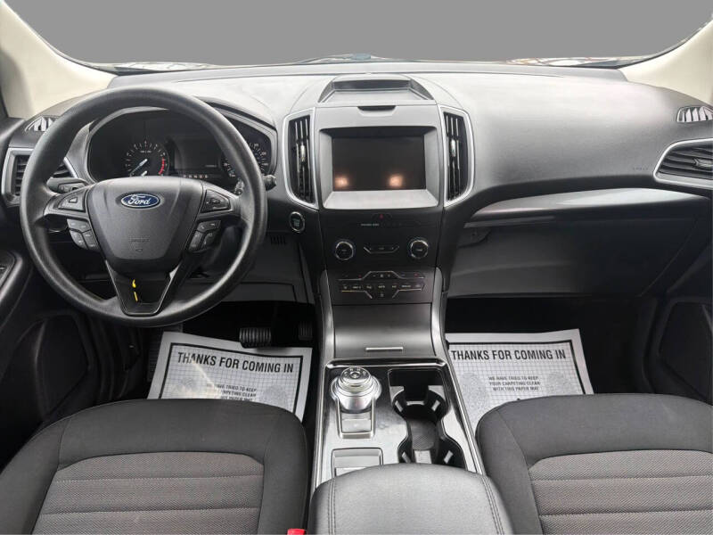 2020 Ford Edge SE