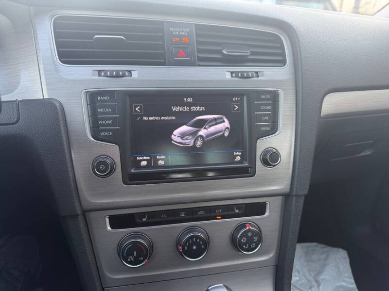 2017 Volkswagen Golf TSI S