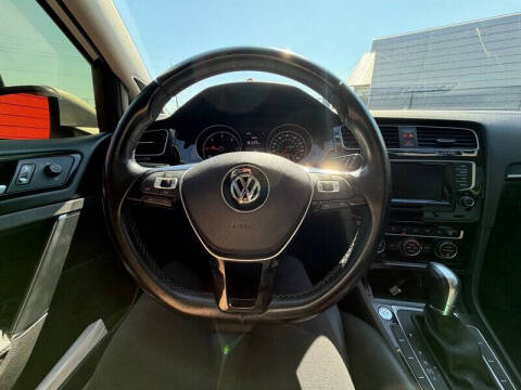 2015 Volkswagen Golf TDI S