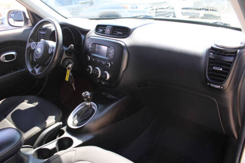 2016 Kia Soul +