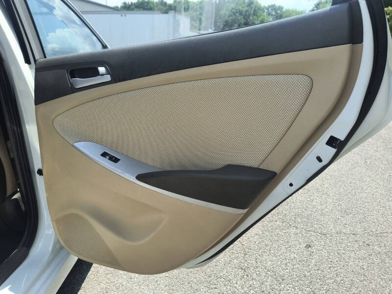 2013 Hyundai Accent GLS