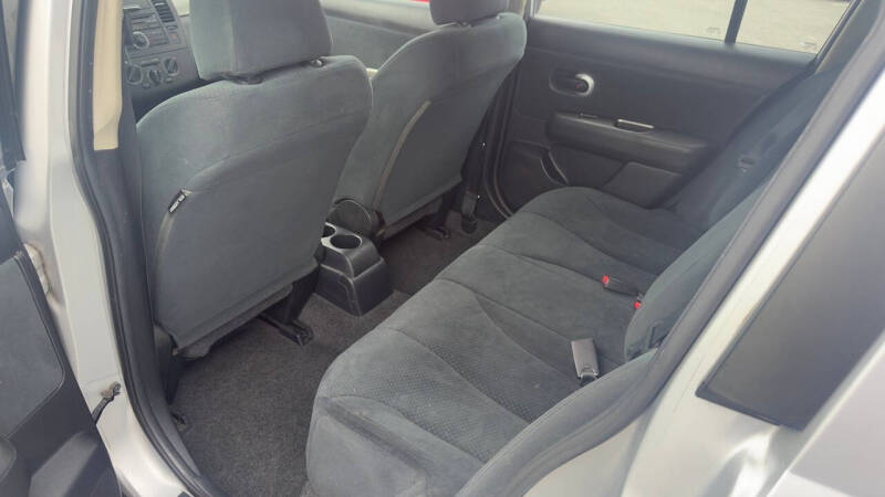 2010 Nissan Versa 1.8 S