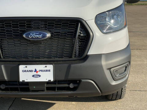 2025 Ford Transit 250