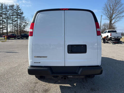 2025 Chevrolet Express 2500