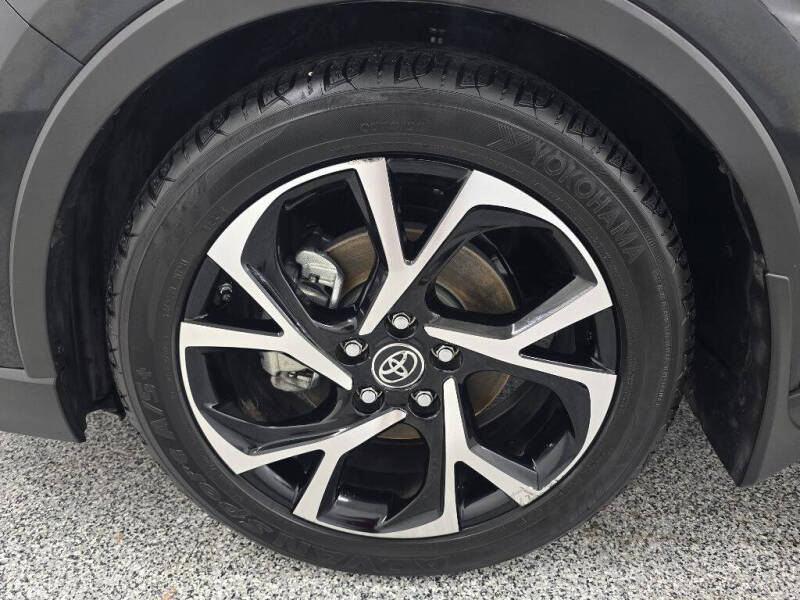 2019 Toyota C-HR LE