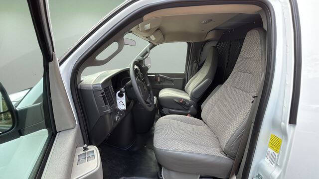 2025 Chevrolet Express 2500