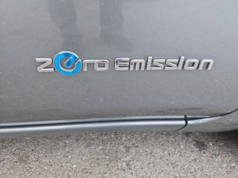 2015 Nissan LEAF SV