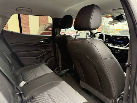 2025 Chevrolet Trax LT