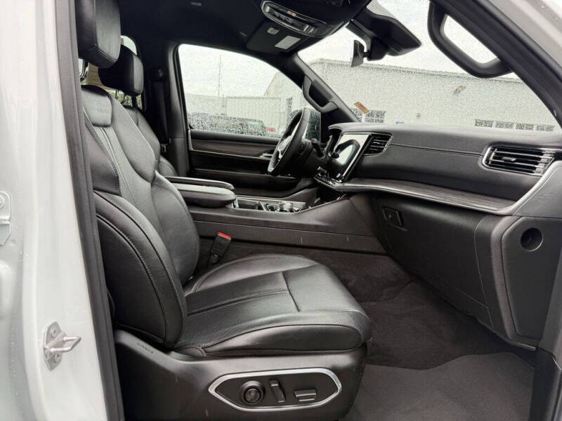 2023 Jeep Wagoneer L Series II