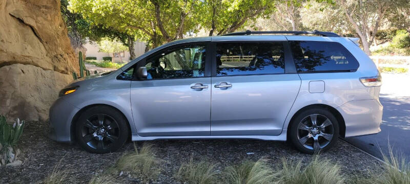 2015 Toyota Sienna SE Premium 8-Passenger