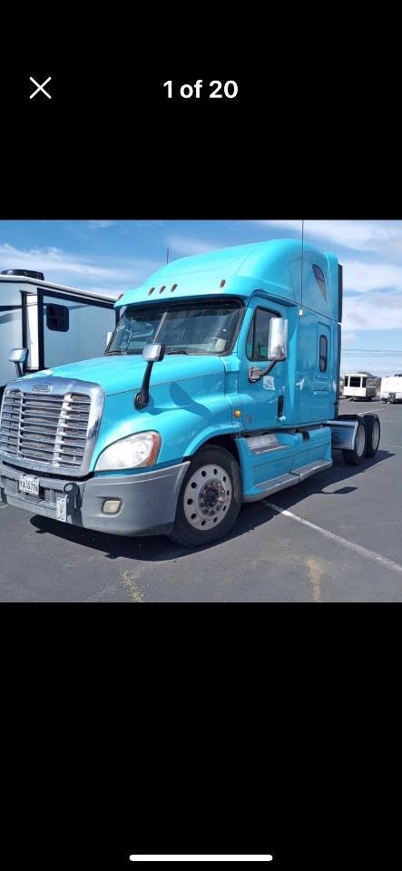 2013 Freightliner Cascadia for sale at Paradise Motors Inc in Sweet Home, OR