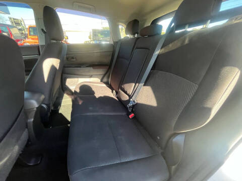 2014 Mitsubishi Outlander Sport ES