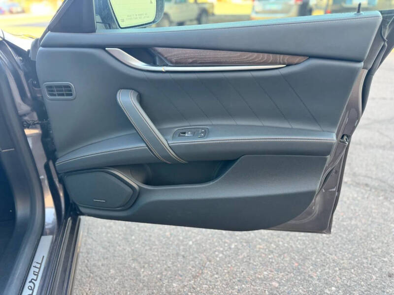 2022 Maserati Ghibli Modena Q4