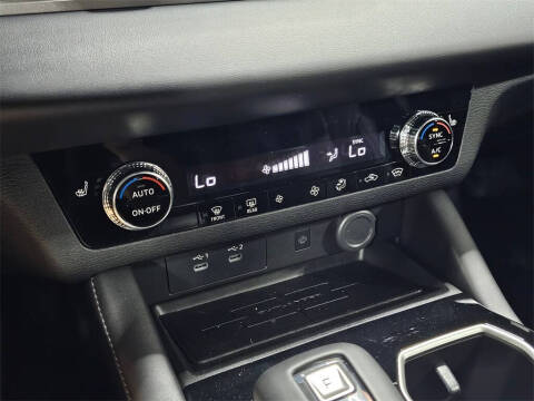 2025 Mitsubishi Outlander SE