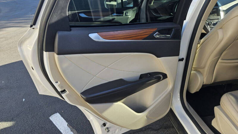 2019 Lincoln MKC Select