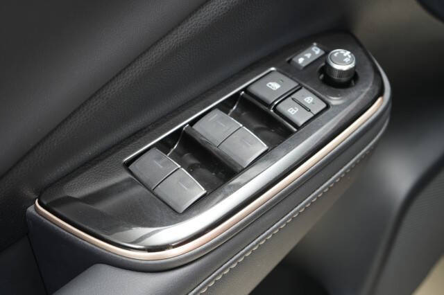 2025 Toyota Crown Signia Limited