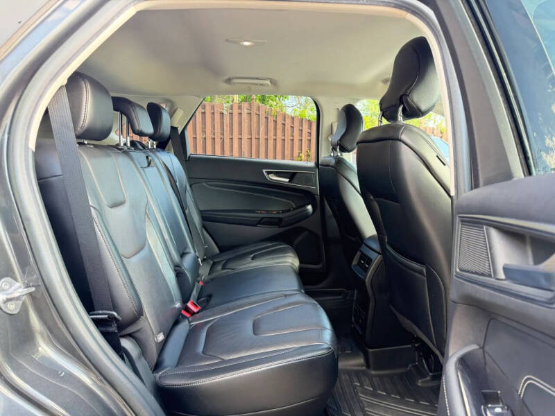 2019 Ford Edge Titanium