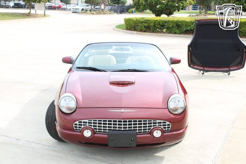 2004 Ford Thunderbird Deluxe