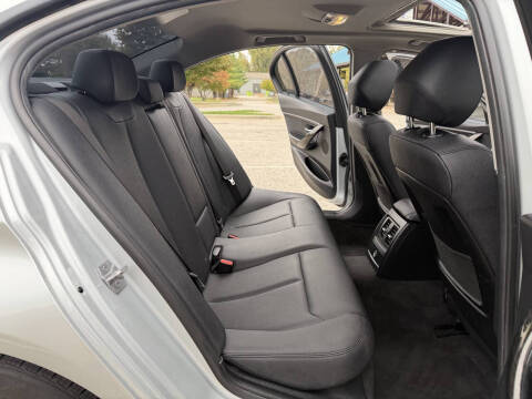 2018 BMW 3 Series 320i