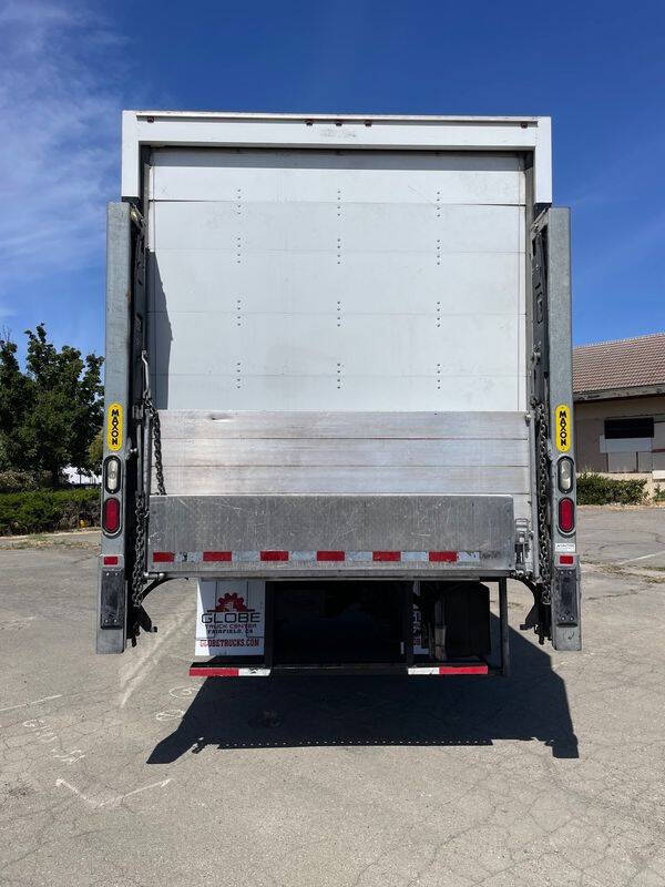 2019 Freightliner M2 106