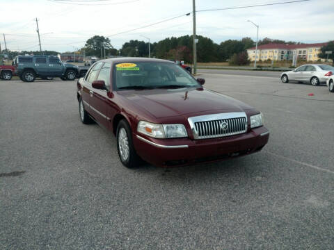 2007 Mercury Grand Marquis for sale at Kelly & Kelly Supermarket of Cars in Fayetteville NC