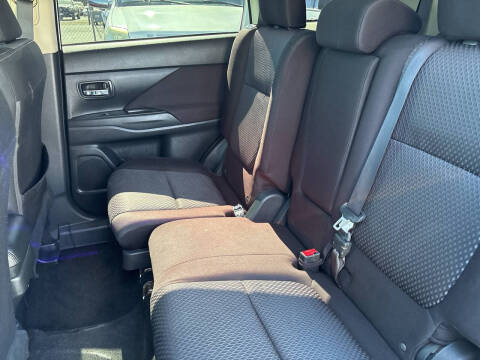 2017 Mitsubishi Outlander SE