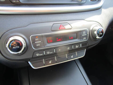 2019 Kia Sorento S V6