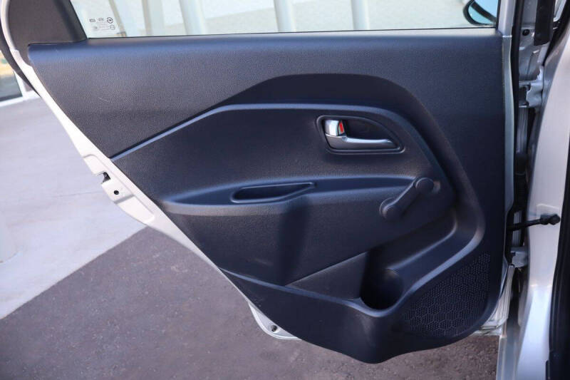 2012 Kia Rio 5-Door LX